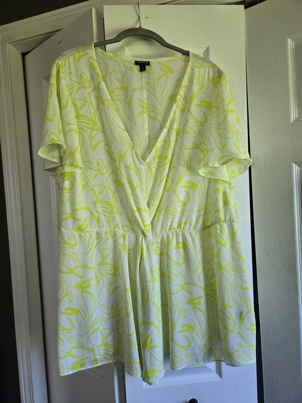 TORRID Georgette Twist Surplice Blouse Neon Yellow White Torrid Sz 3